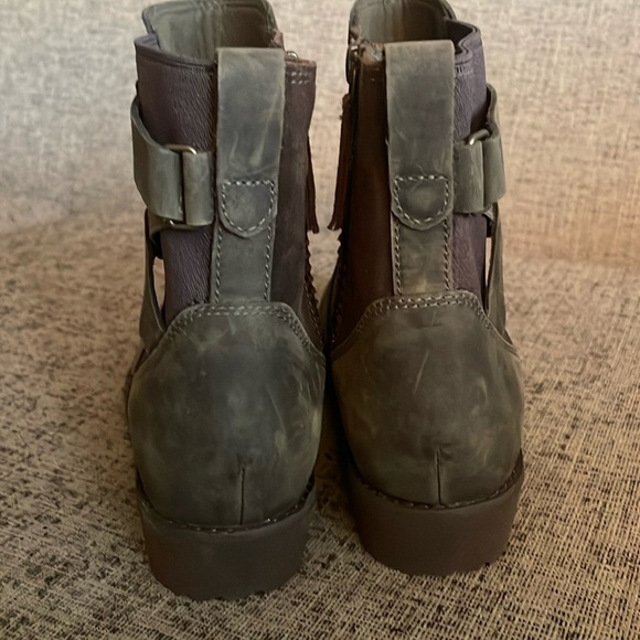 Teva Ellery Green and Brown Two-Tone Bootie Size 7.5 - Picture 6 of 10